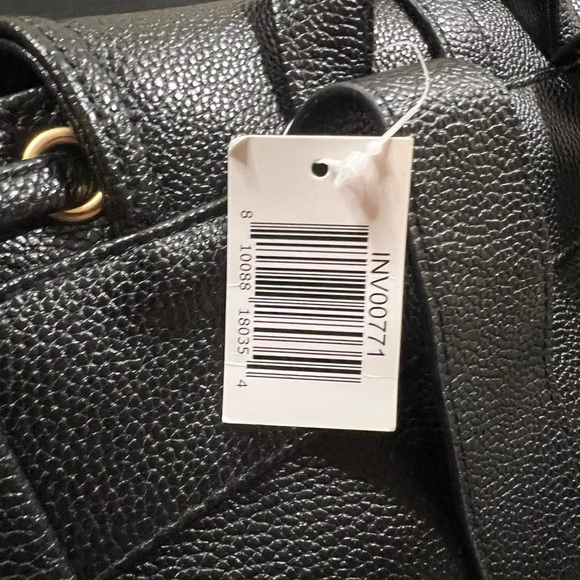 Sleek Black Women's Leather Backpack - Picture 6 of 6